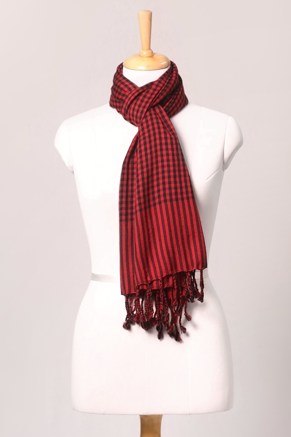 Classic Gingham Woven Wool Scarf with Tassels - Red Black | SVEŽElife