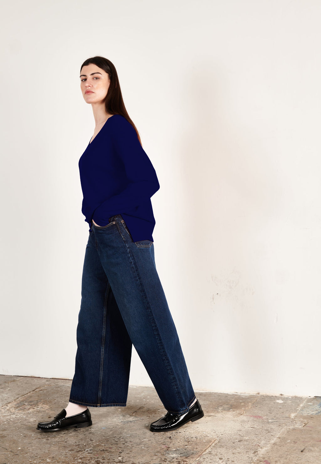 Pull col V femme en cachemire bleu marine - HANA 1