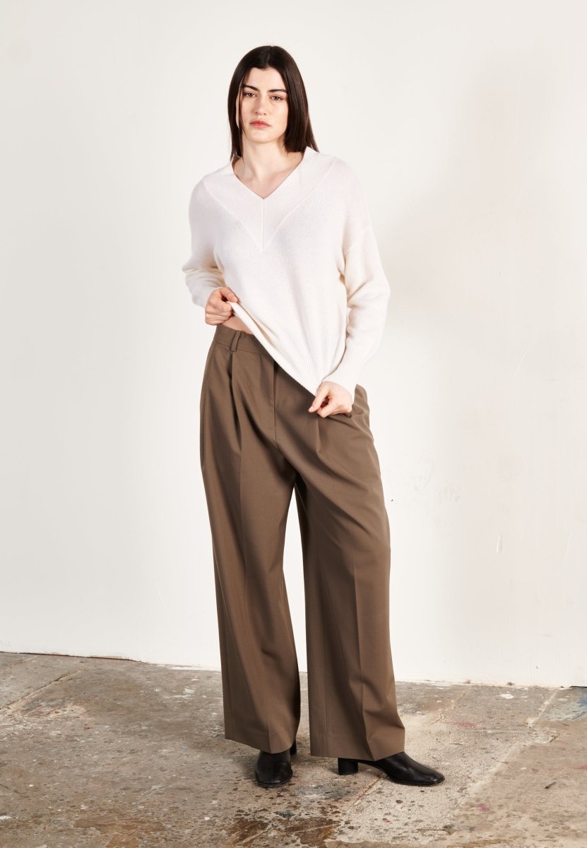 Pull col V femme en cachemire 4 fils blanc écru - HANA 12