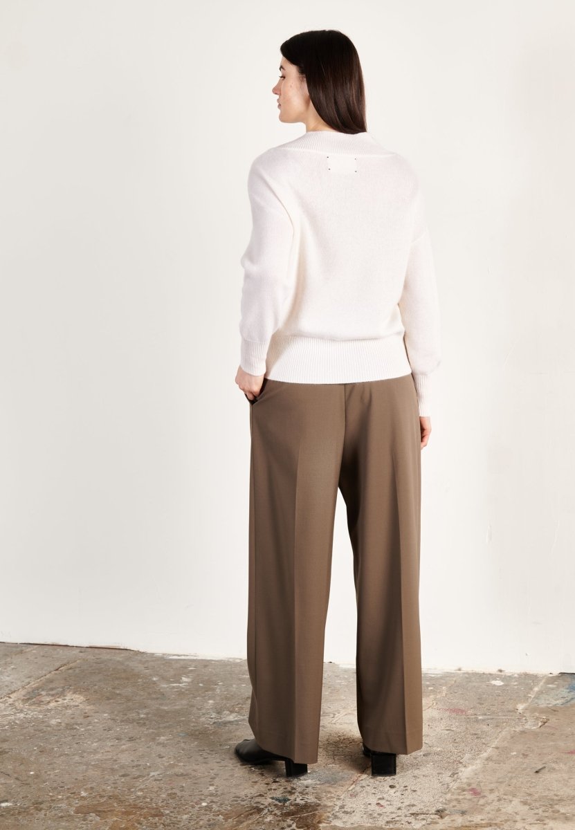 Pull col V femme en cachemire 4 fils blanc écru - HANA 12