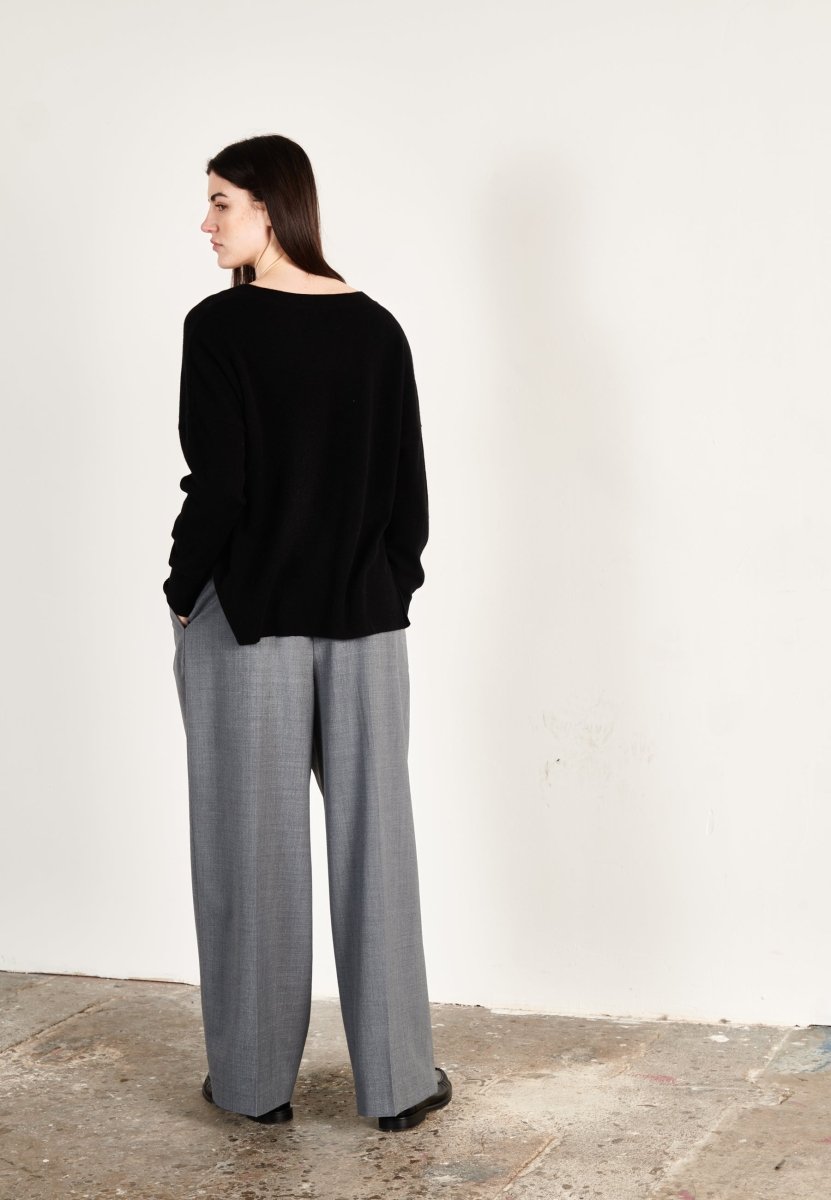 Pull col V femme en cachemire noir - HANA 1