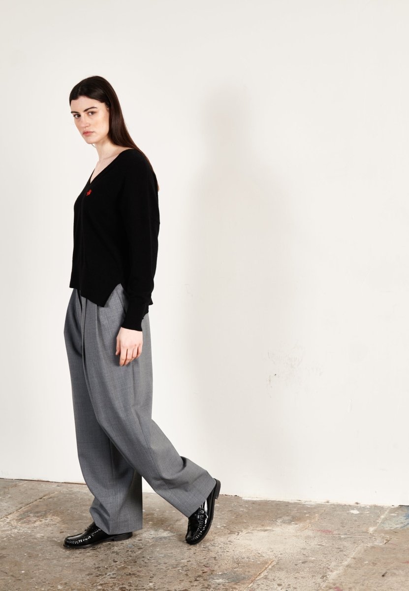 Pull col V femme en cachemire noir - HANA 1